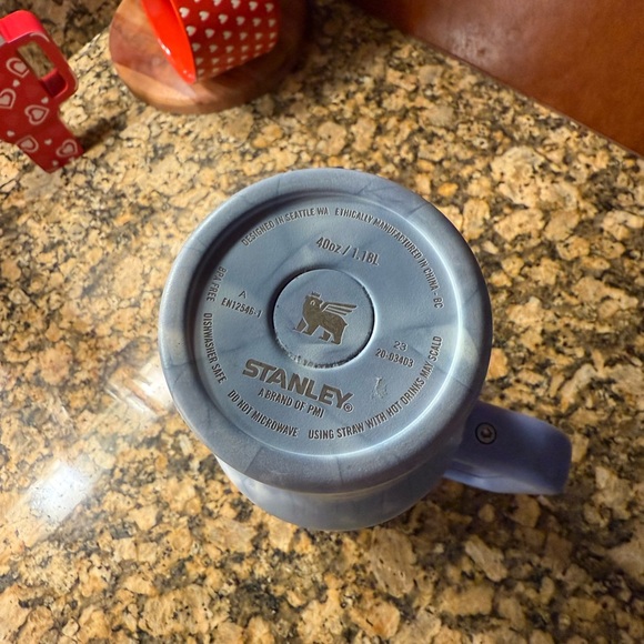 Stanley 40 oz- OCEAN BLUE TIE DYE - Picture 3 of 3